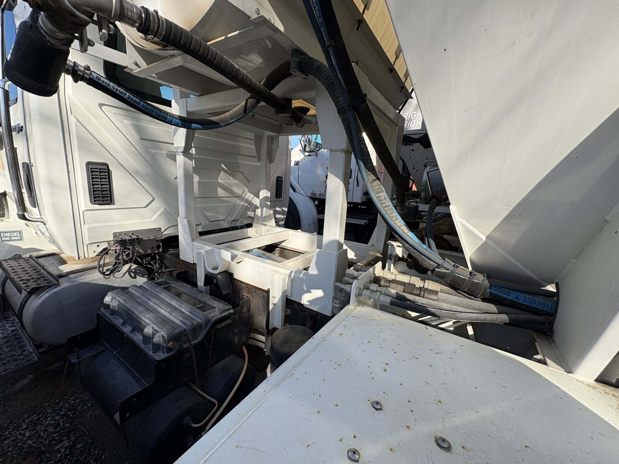 2012 INTERNATIONAL 4400 - Image 10